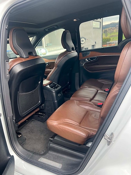 Volvo XC90 10 of 24