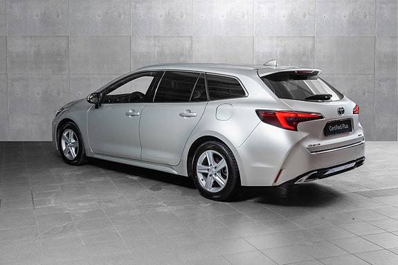 Toyota Corolla 2 of 5