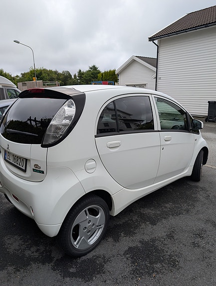 Mitsubishi i-Miev 4 of 10