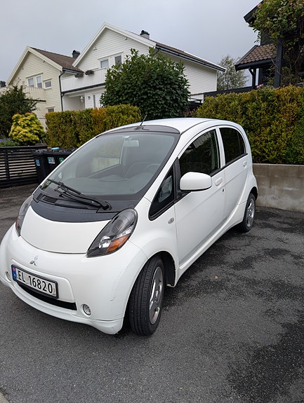 Mitsubishi i-Miev 2 of 10