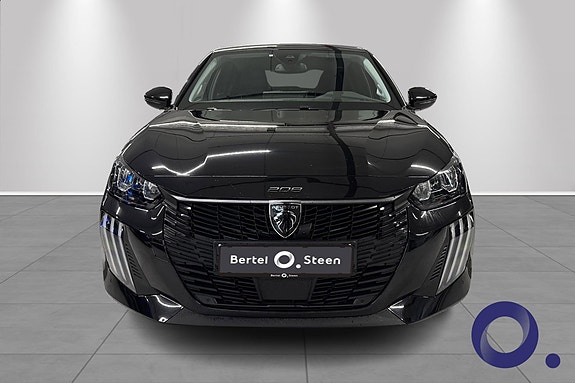 Peugeot e-208 2 of 17