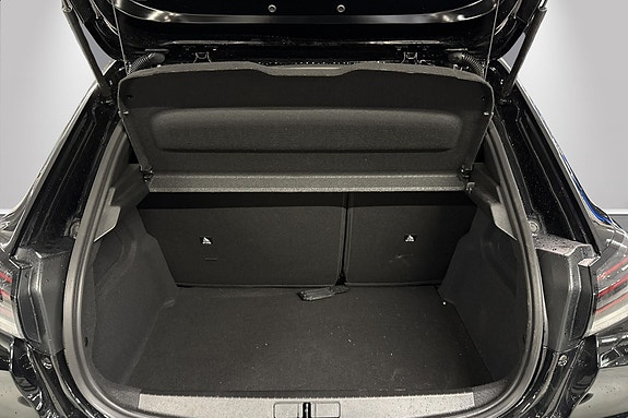 Peugeot e-208 9 of 17