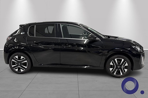 Peugeot e-208 4 of 17