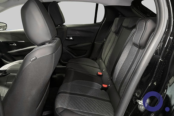 Peugeot e-208 12 of 17