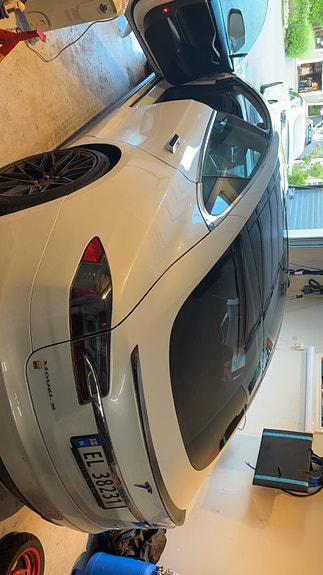 Tesla Model S 5 of 5
