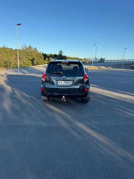 Toyota RAV4 5 of 5