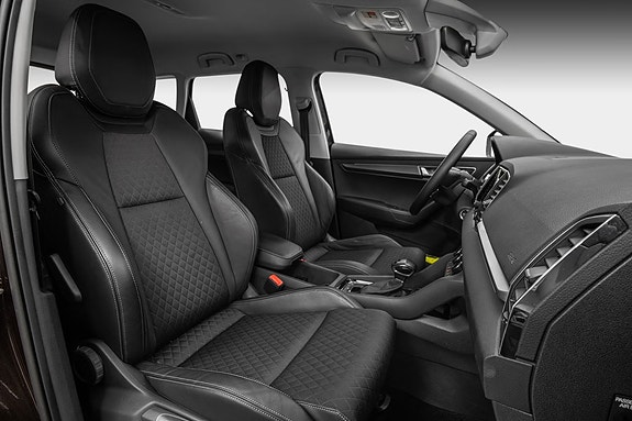 Skoda Karoq 2 of 5