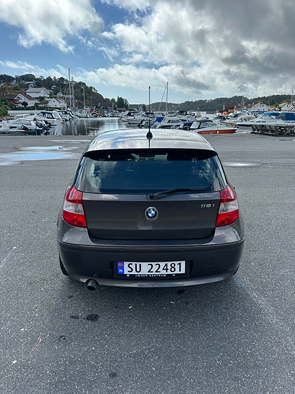 BMW 116i 7 of 11