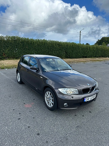 BMW 116i 3 of 11
