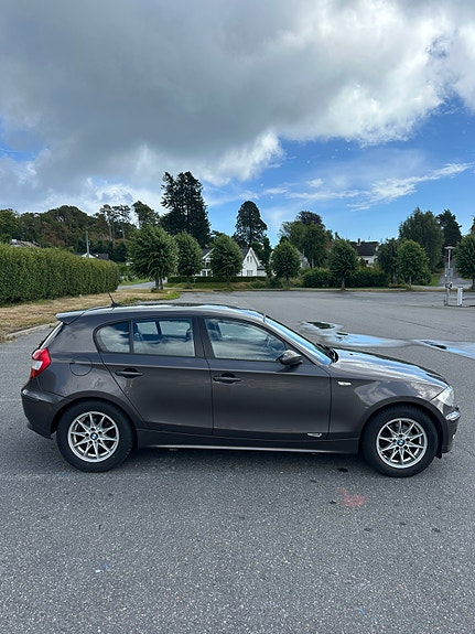 BMW 116i 4 of 11