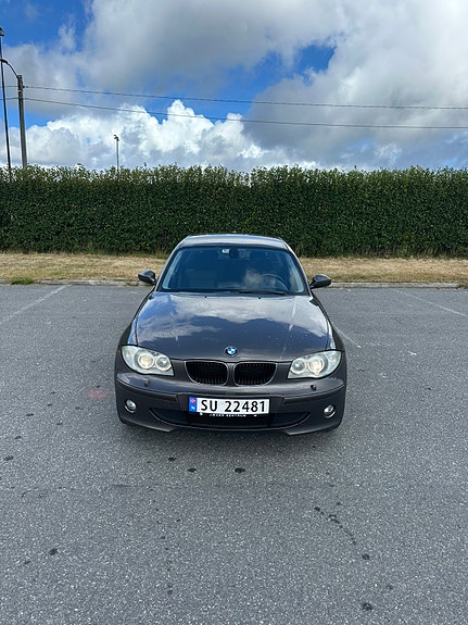 BMW 116i 2 of 11