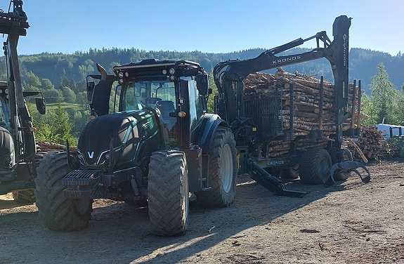 Valtra T234 Direct, Jake bukbeskyttelse, Kronos 150WD og Kronos 1009 2019, kr 1 800 000,-