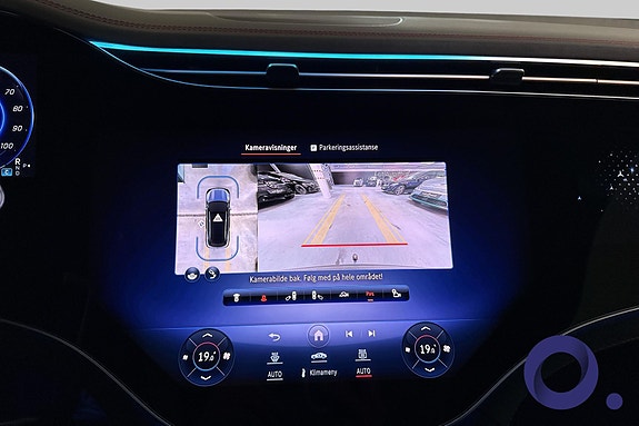 Mercedes-Benz EQS SUV 21 of 21
