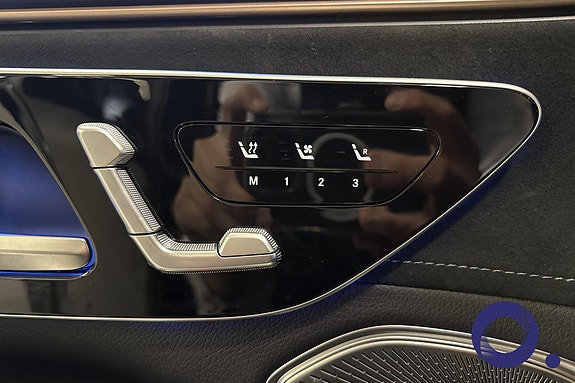 Mercedes-Benz EQS SUV 16 of 21