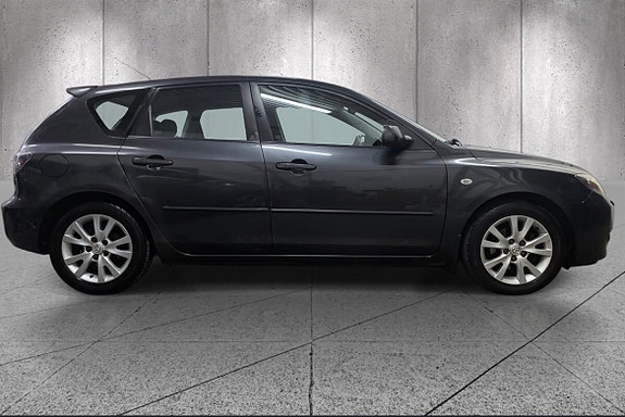 Mazda 3 4 of 5