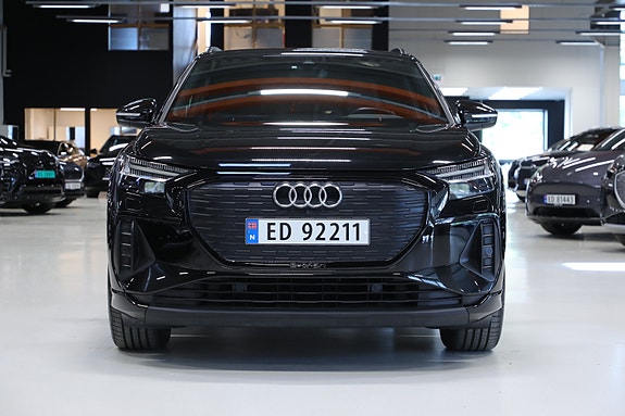 Audi Q4 e-tron 3 of 5