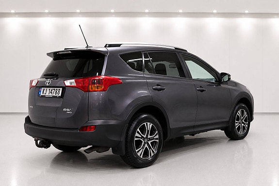 Toyota RAV4 5 of 5