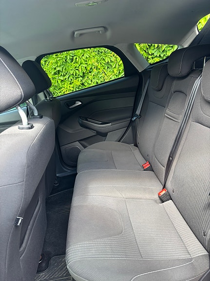 Ford Focus 6 of 8