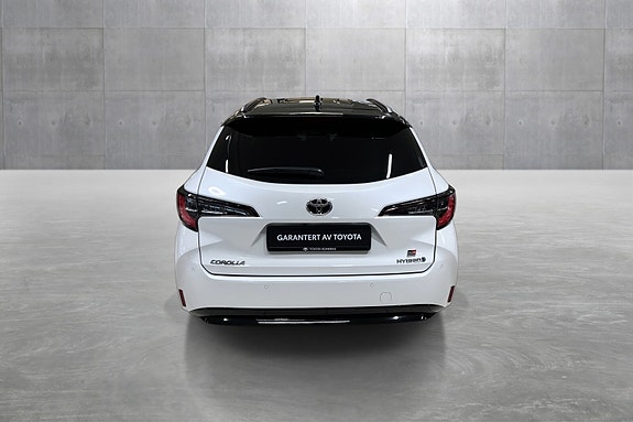 Toyota Corolla 4 of 5