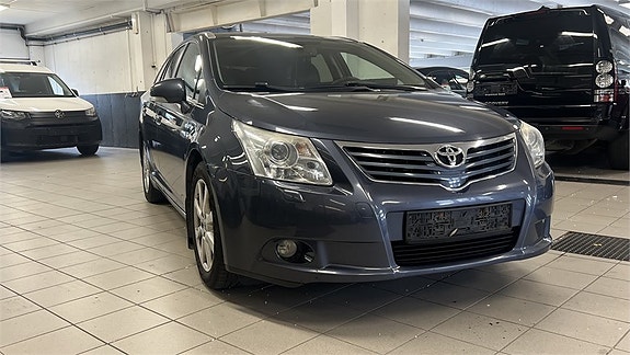 Toyota Avensis 4 of 5