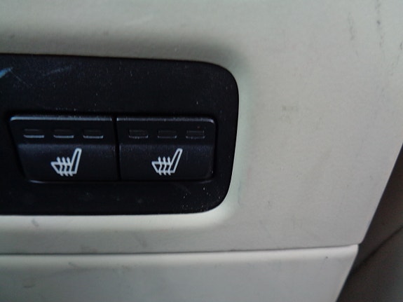 Volvo XC70 18 of 30