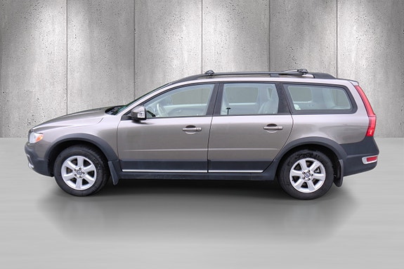 Volvo XC70 2 of 30