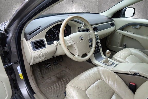 Volvo XC70 13 of 30