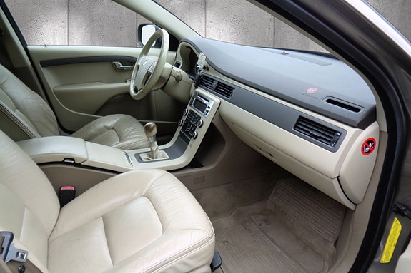 Volvo XC70 15 of 30