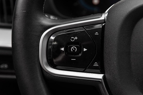Volvo XC60 17 of 30