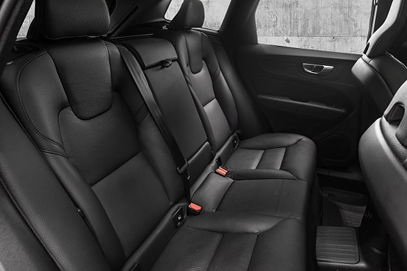 Volvo XC60 27 of 30