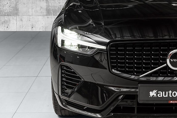 Volvo XC60 2 of 30