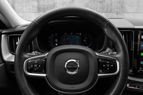 Volvo XC60 16 of 30