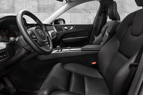 Volvo XC60 10 of 30