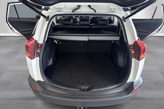 Toyota RAV4 5 of 5