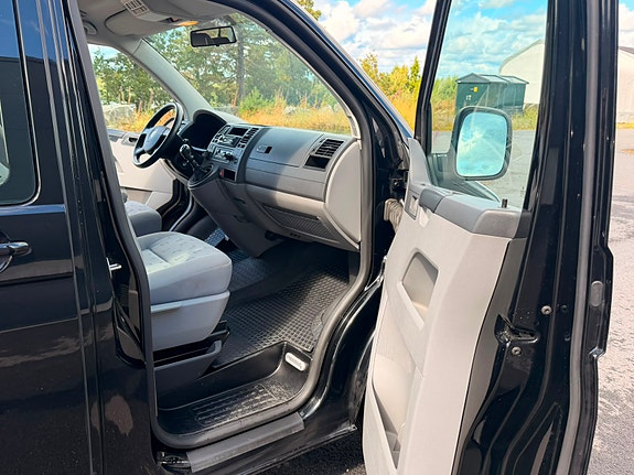 Volkswagen Transporter 25 of 30