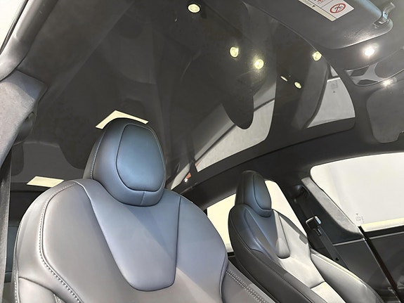 Tesla Model S 26 of 27