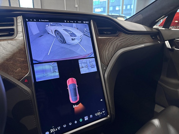 Tesla Model S 17 of 27