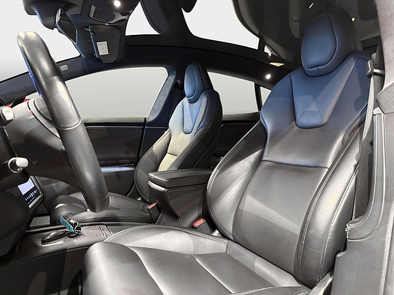 Tesla Model S 22 of 27