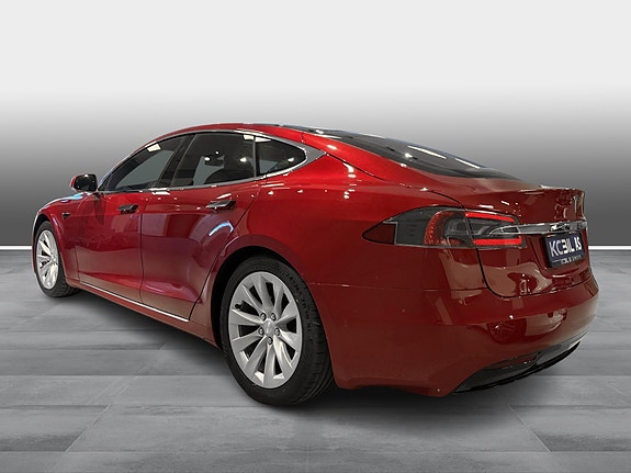 Tesla Model S 23 of 27