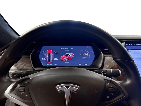 Tesla Model S 13 of 27