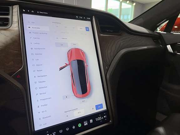 Tesla Model S 16 of 27