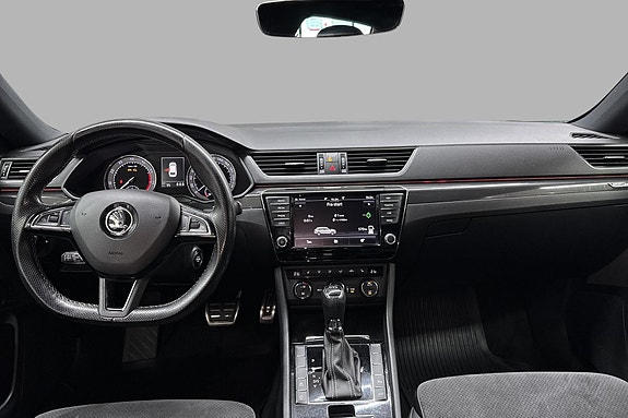 Skoda Superb 9 of 27