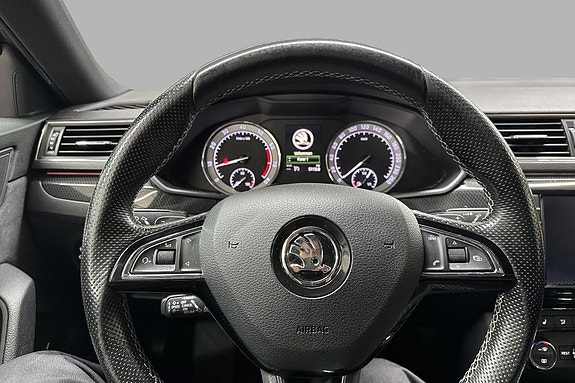 Skoda Superb 11 of 27