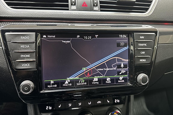 Skoda Superb 23 of 27