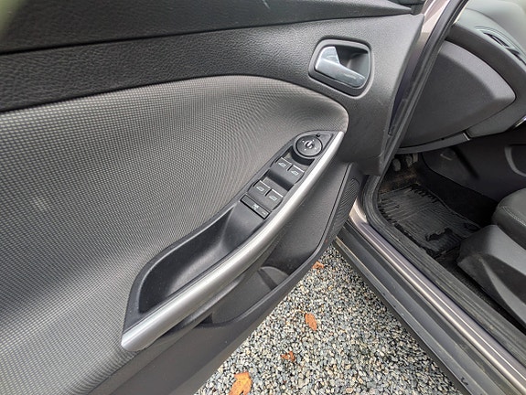 Ford Focus 7 of 17