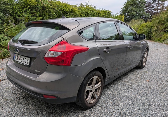 Ford Focus 2 of 17
