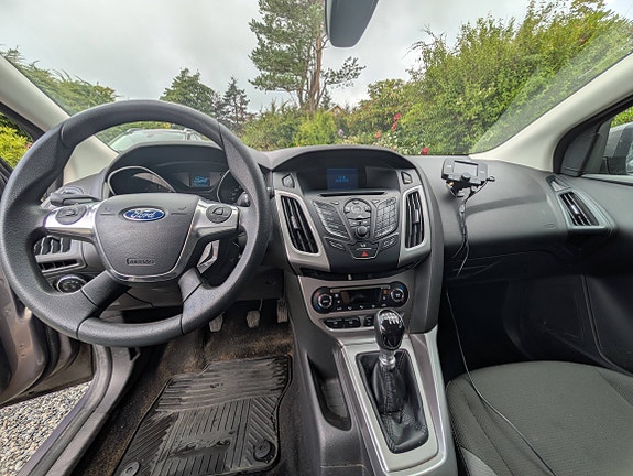 Ford Focus 5 of 17