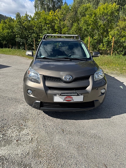 Toyota Urban Cruiser 2 of 15