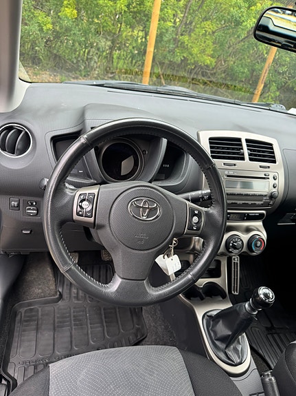 Toyota Urban Cruiser 8 of 15