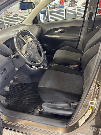 Toyota Urban Cruiser 7 of 15